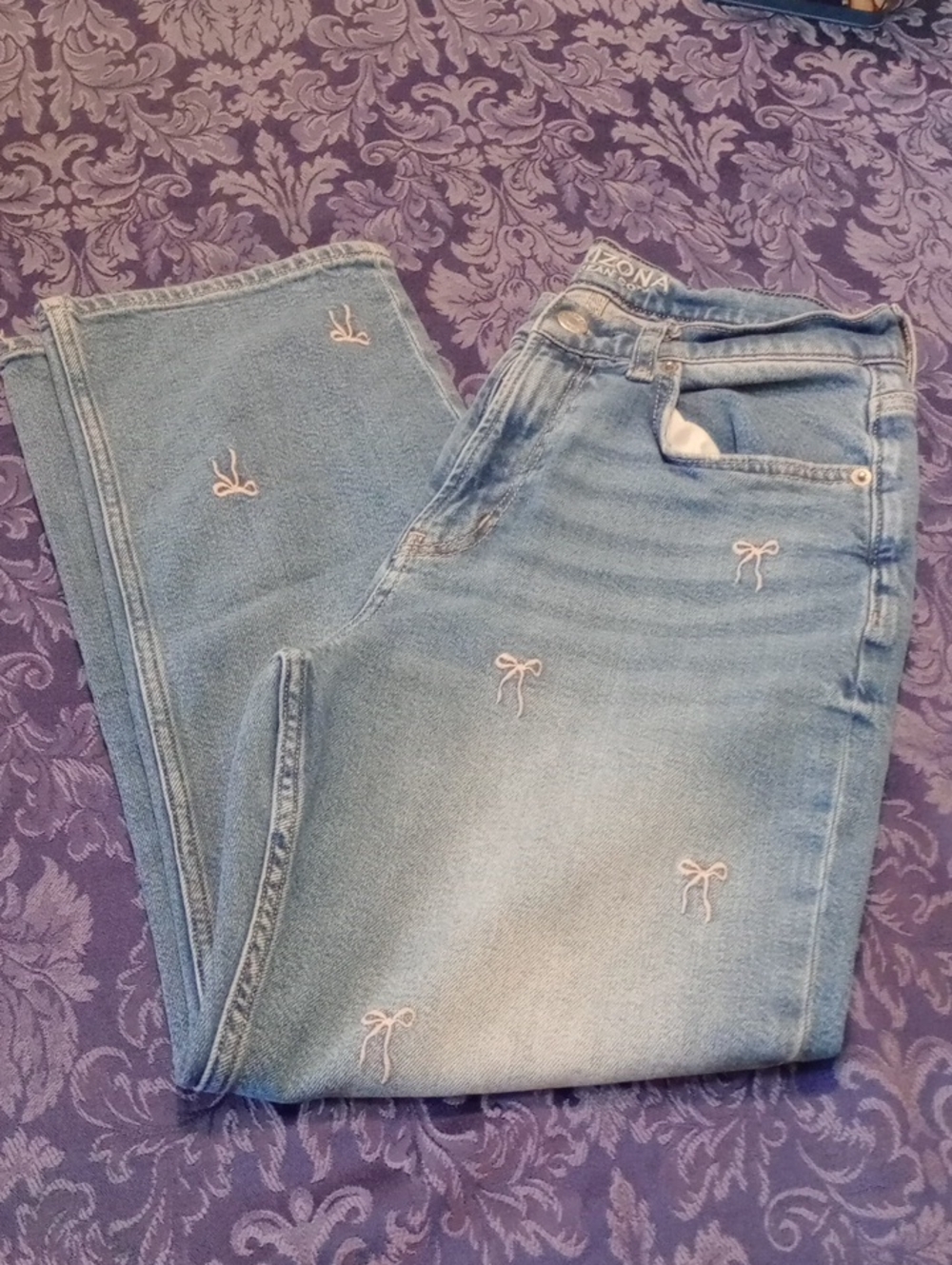 Light Wash Embroidered Bow Women’s Jeans